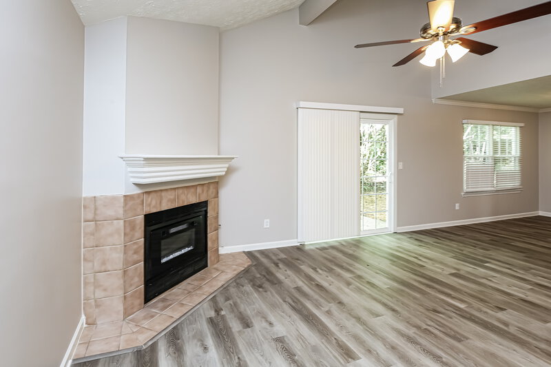 1,875/Mo, 4777 Palmetto Place NW Acworth, GA 30102 Living Room View 3