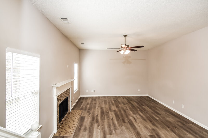 2,480/Mo, 3063 Lonetree Point Douglasville, GA 30135 Living Room View