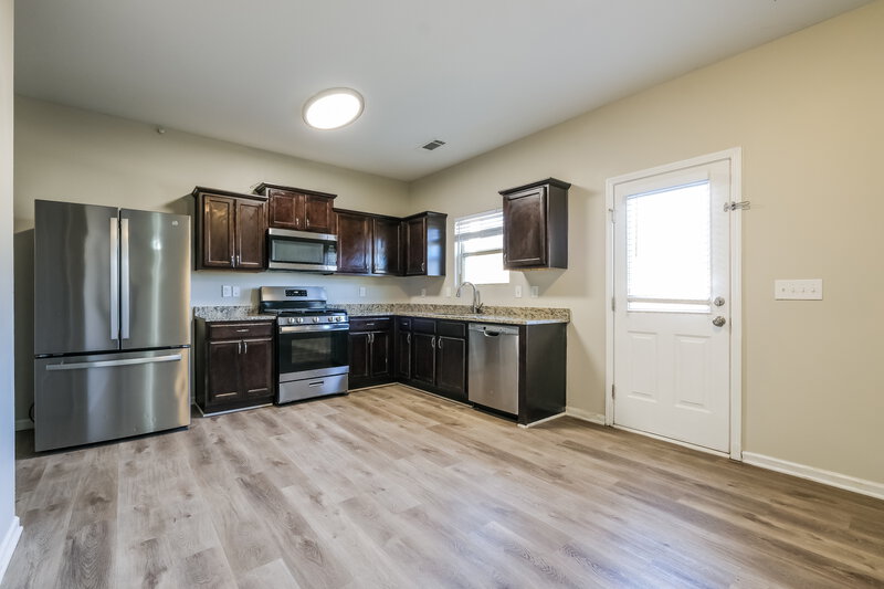 2,350/Mo, 531 Dianne Ct Winder, GA 30680 Kitchen View 2