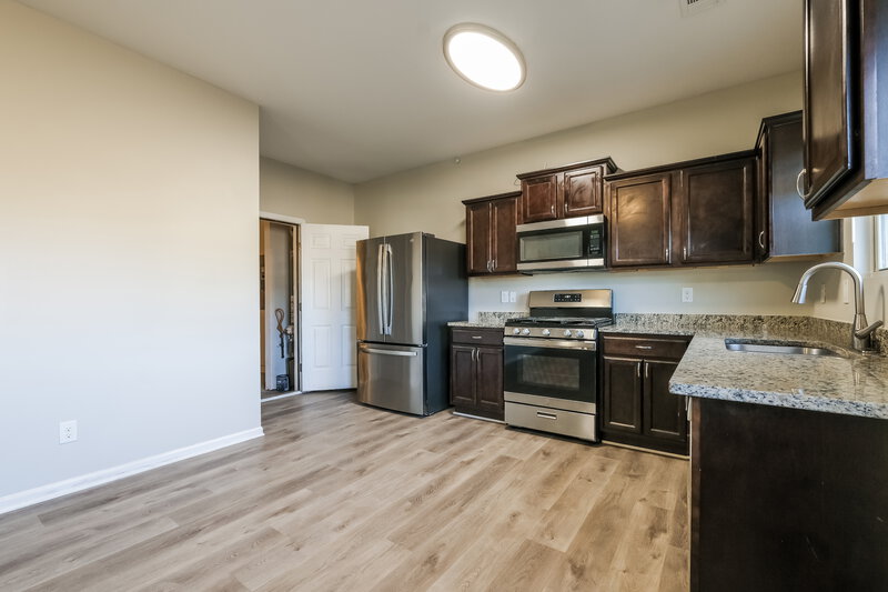 2,350/Mo, 531 Dianne Ct Winder, GA 30680 Kitchen View 3