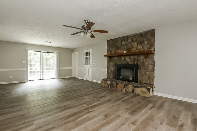 1,855/Mo, 4160 Woodcrest Dr Powder Springs, GA 30127 Living Room View