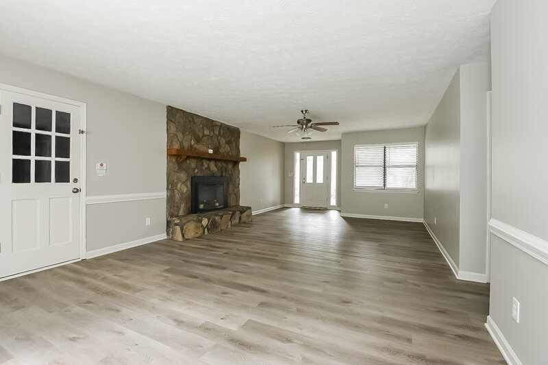 1,855/Mo, 4160 Woodcrest Dr Powder Springs, GA 30127 Living Room View 3