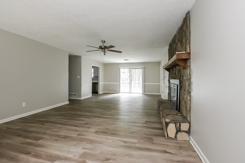 1,855/Mo, 4160 Woodcrest Dr Powder Springs, GA 30127 Living Room View 4