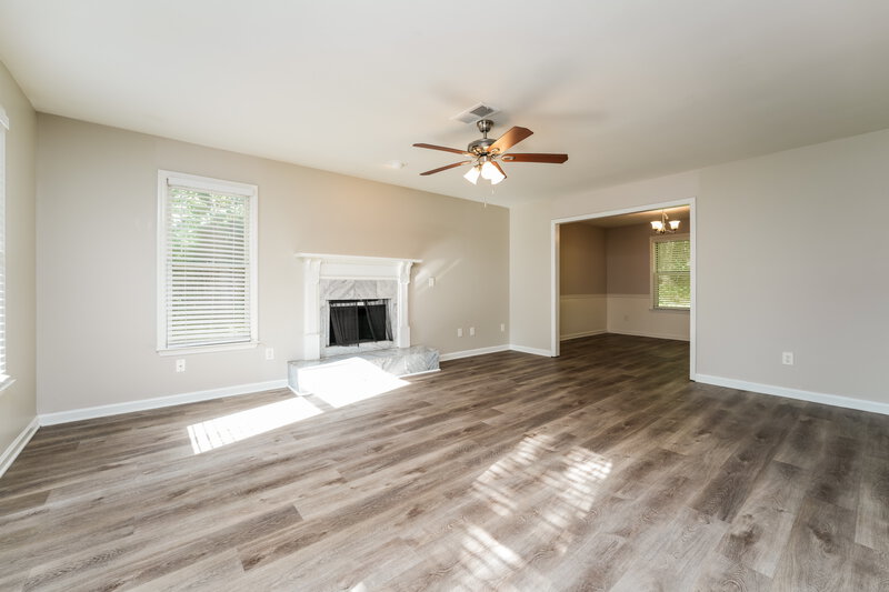 1,920/Mo, 3280 Pond Ridge Trl Snellville, GA 30078 Living Room View