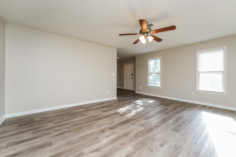 1,920/Mo, 3280 Pond Ridge Trl Snellville, GA 30078 Living Room View 2