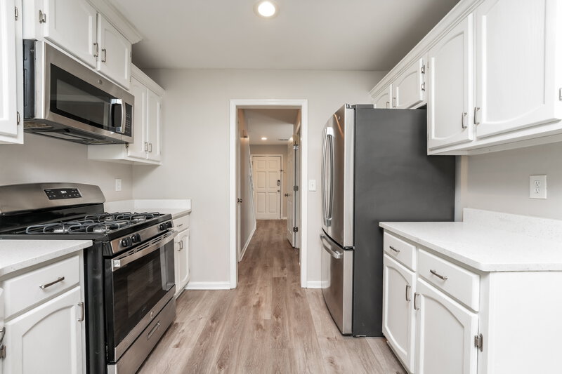 1,920/Mo, 3280 Pond Ridge Trl Snellville, GA 30078 Kitchen View 2