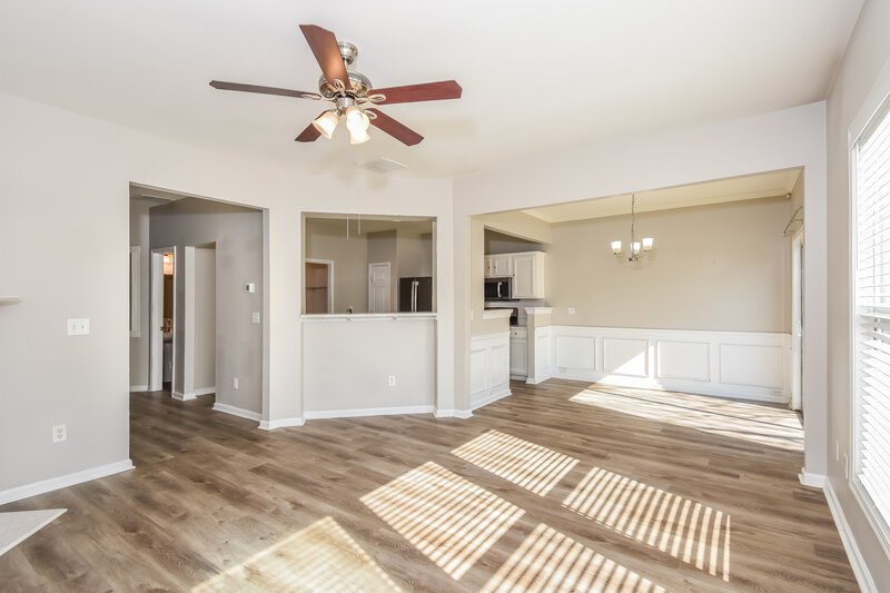 2,285/Mo, 3985 Abernathy Farm Way Acworth, GA 30101 Living Room View 2