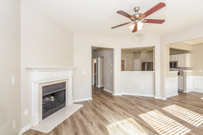 2,285/Mo, 3985 Abernathy Farm Way Acworth, GA 30101 Living Room View 3