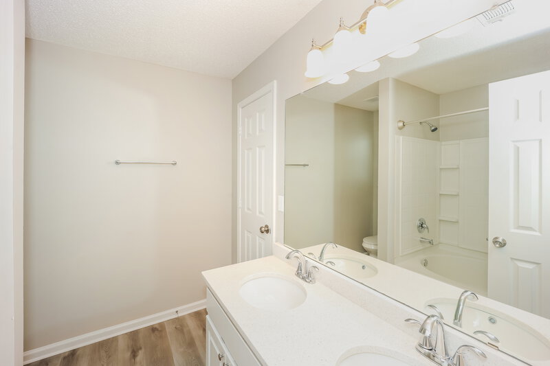2,145/Mo, 154 Fairhaven Trl Fairburn, GA 30213 Main Bathroom View