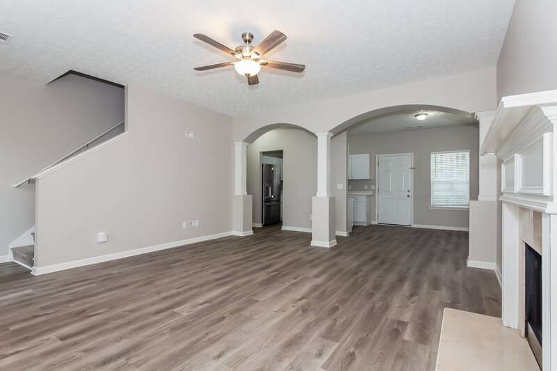 1,945/Mo, 4114 Robin Circle College Park, GA 30349 Living Room View 2