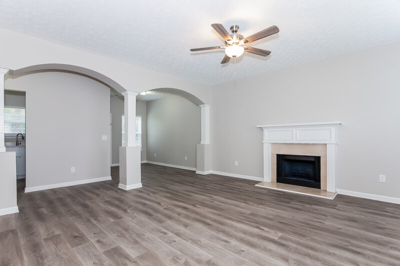 1,945/Mo, 4114 Robin Circle College Park, GA 30349 Living Room View 3