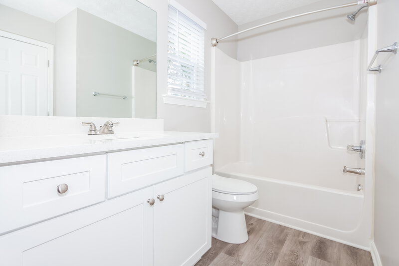 1,945/Mo, 4114 Robin Circle College Park, GA 30349 Bathroom View