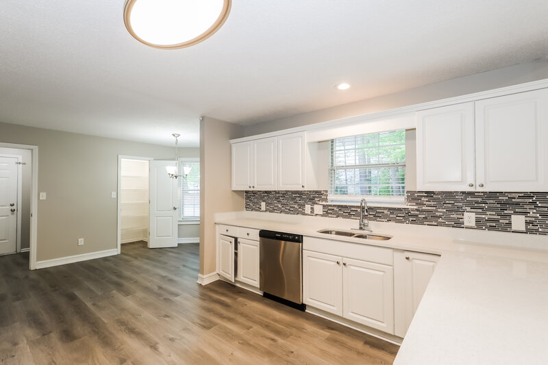 2,400/Mo, 5 Arbor Cove Dr Stockbridge, GA 30281 Kitchen View