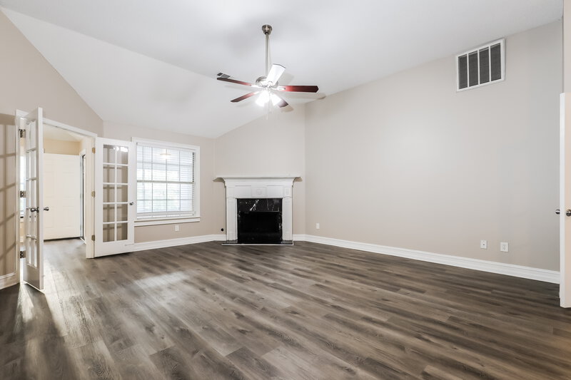 2,400/Mo, 5 Arbor Cove Dr Stockbridge, GA 30281 Family Room View