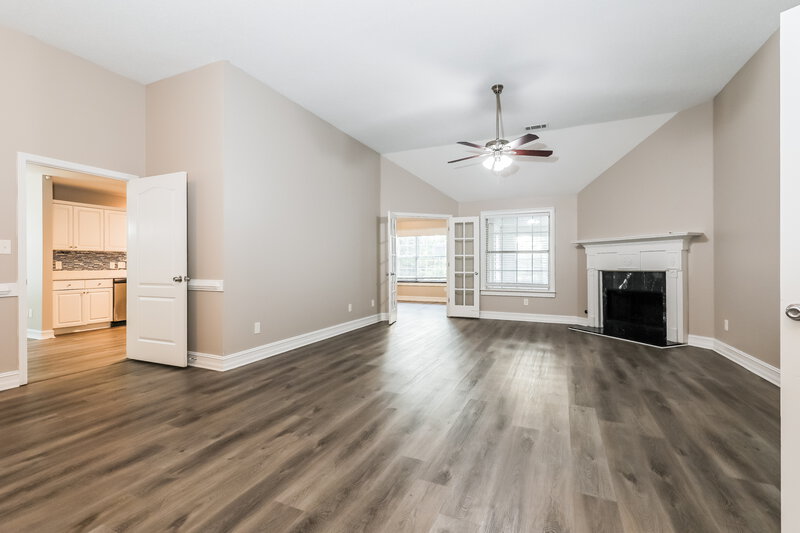 2,400/Mo, 5 Arbor Cove Dr Stockbridge, GA 30281 Family Room View 2