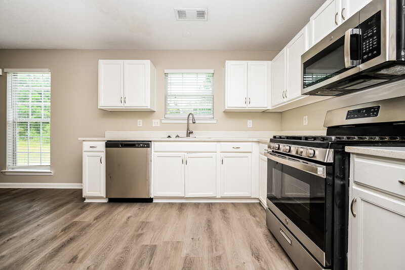 2,300/Mo, 5456 Vanity Joys Ln Ellenwood, GA 30294 Kitchen View