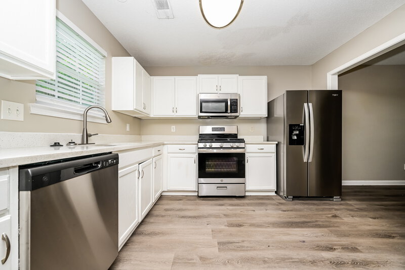 2,300/Mo, 5456 Vanity Joys Ln Ellenwood, GA 30294 Kitchen View 2