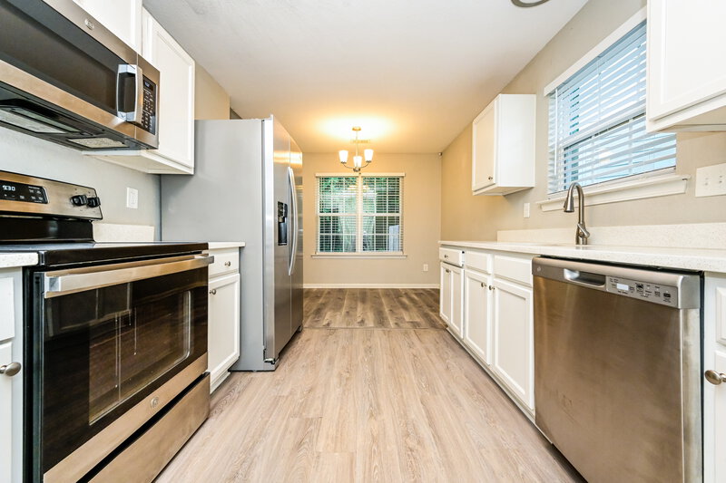 1,750/Mo, 150 Creek Way Covington, GA 30016 Kitchen View