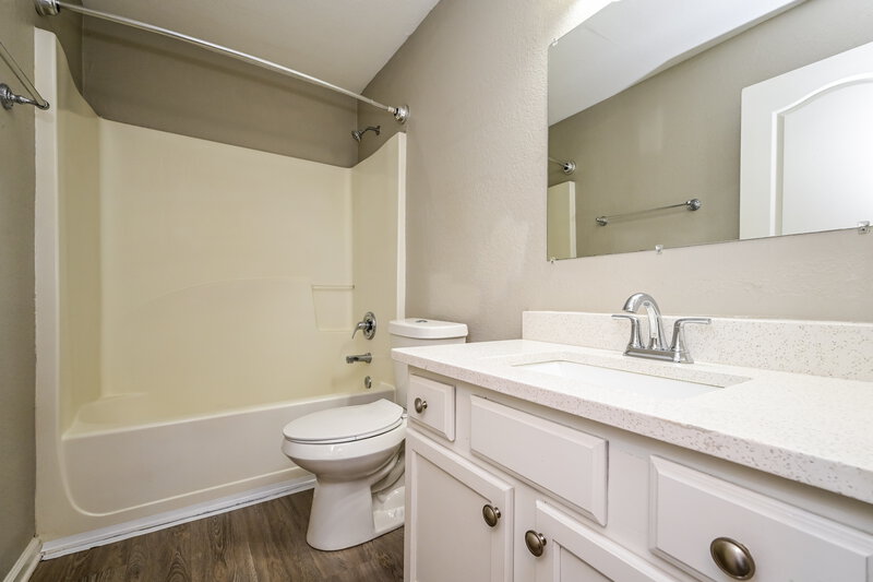 1,750/Mo, 150 Creek Way Covington, GA 30016 Bathroom View 2