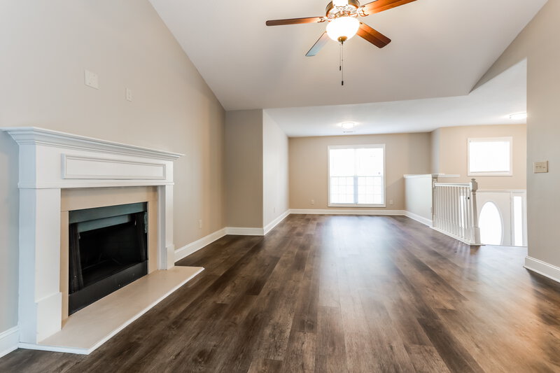 2,405/Mo, 595 Embassy Walk Winder, GA 30680 Living Room View