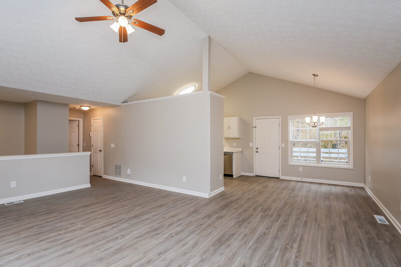 2,120/Mo, 5539 Princeton Oaks Ln Sugar Hill, GA 30518 Living Room View 2