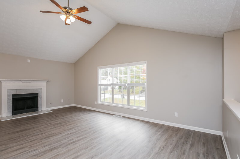 2,120/Mo, 5539 Princeton Oaks Ln Sugar Hill, GA 30518 Living Room View 3
