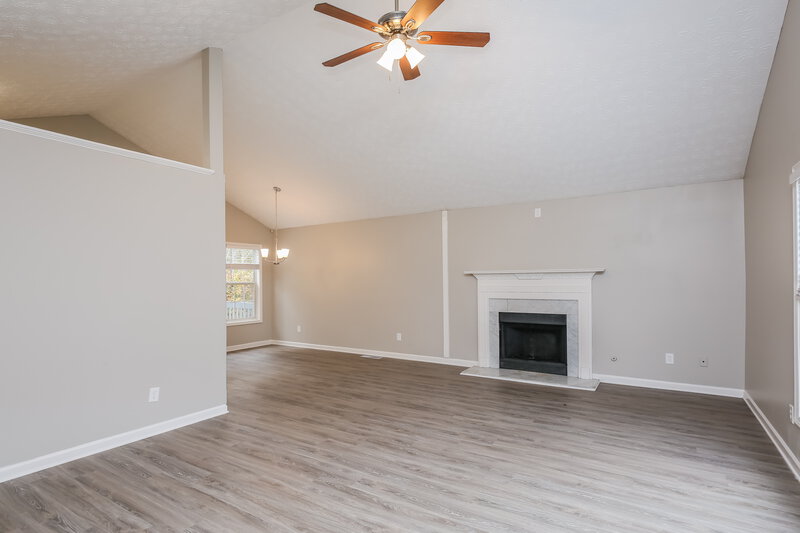 2,120/Mo, 5539 Princeton Oaks Ln Sugar Hill, GA 30518 Living Room View 4