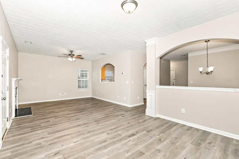 2,055/Mo, 11185 James Madison Dr Hampton, GA 30228 Living Room View 2