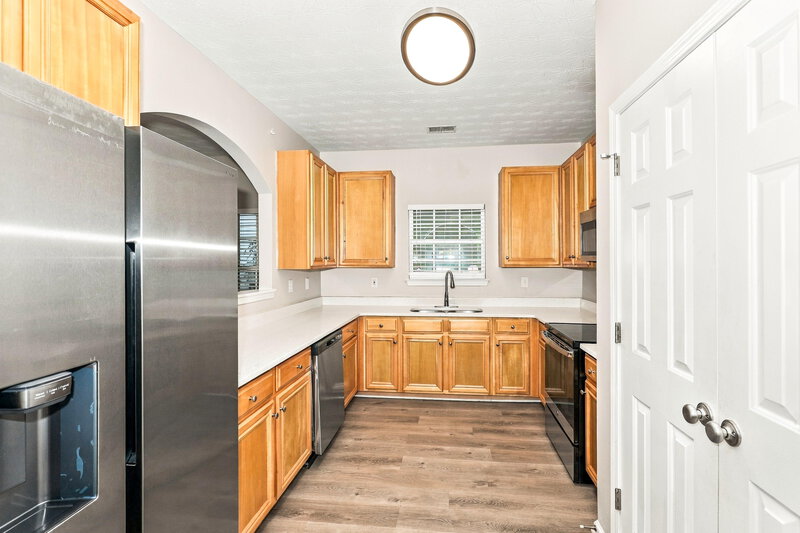 2,055/Mo, 11185 James Madison Dr Hampton, GA 30228 Kitchen View