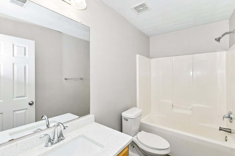 2,055/Mo, 11185 James Madison Dr Hampton, GA 30228 Bathroom View 2