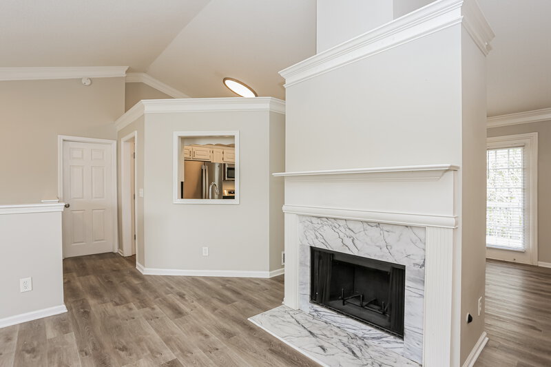 2,620/Mo, 215 Ashland Manor Dr Lawrenceville, GA 30045 Living Room View 2