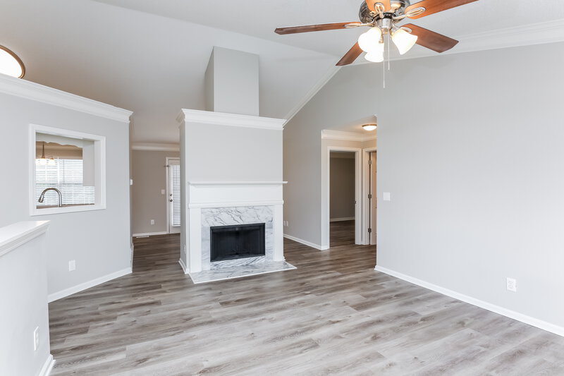 2,615/Mo, 215 Ashland Manor Dr Lawrenceville, GA 30045 Living Room View 3