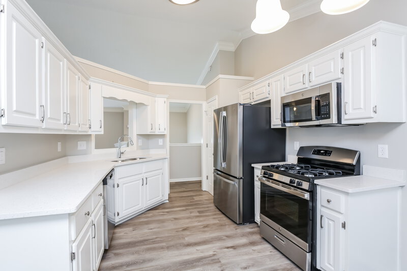 2,615/Mo, 215 Ashland Manor Dr Lawrenceville, GA 30045 Kitchen View