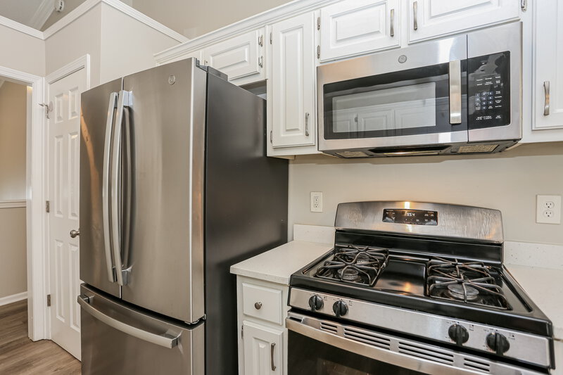 2,620/Mo, 215 Ashland Manor Dr Lawrenceville, GA 30045 Kitchen View 2