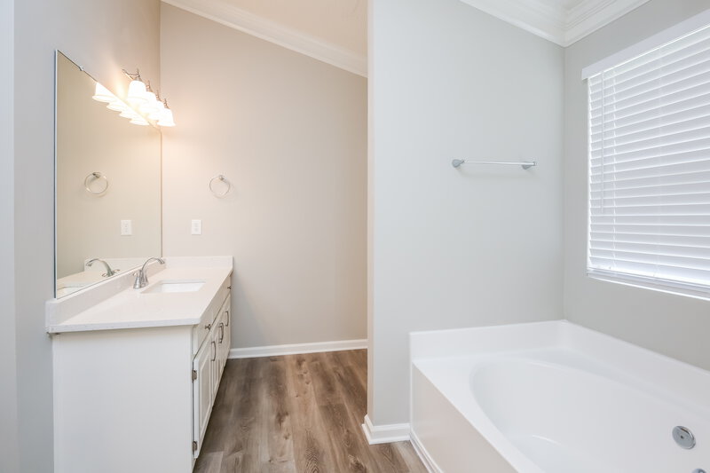 2,615/Mo, 215 Ashland Manor Dr Lawrenceville, GA 30045 Main Bathroom View