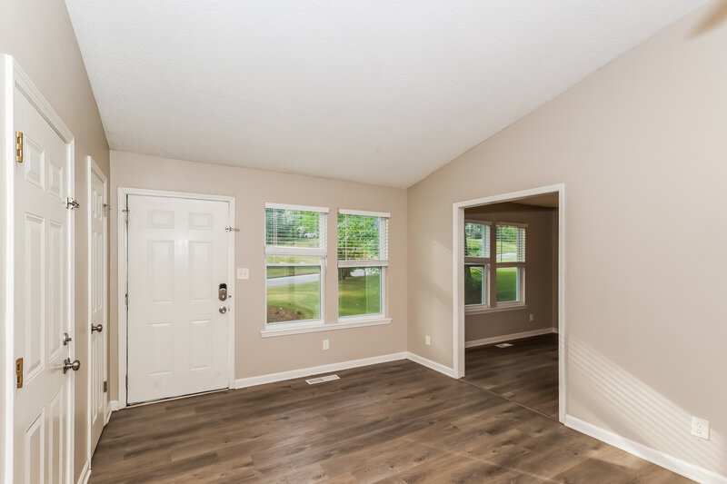 2,110/Mo, 4110 Cranwood Dr College Park, GA 30349 Living Room View