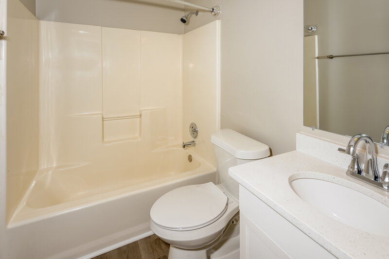2,230/Mo, 2807 Pine Valley Way NW Kennesaw, GA 30152 Main Bathroom View