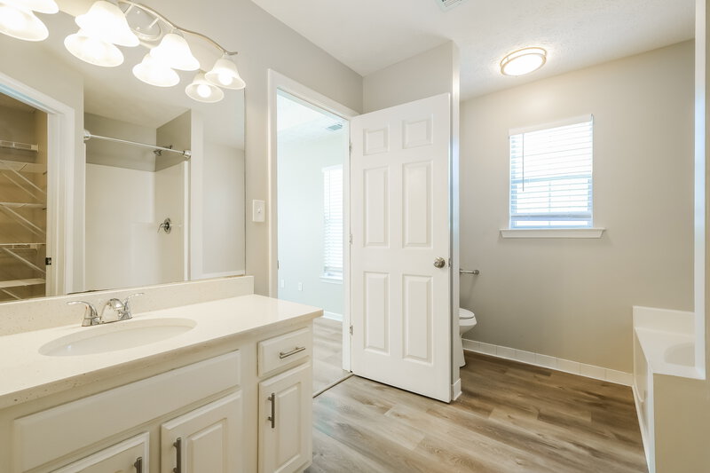 2,085/Mo, 433 Summer Hill Circle Stockbridge, GA 30281 Main Bathroom View