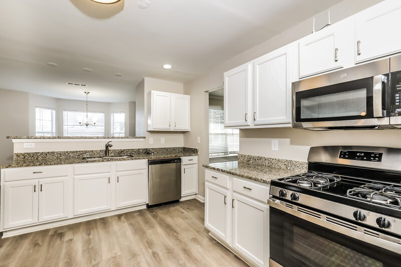 2,350/Mo, 9468 Deer Crossing Trce Jonesboro, GA 30236 Kitchen View 2