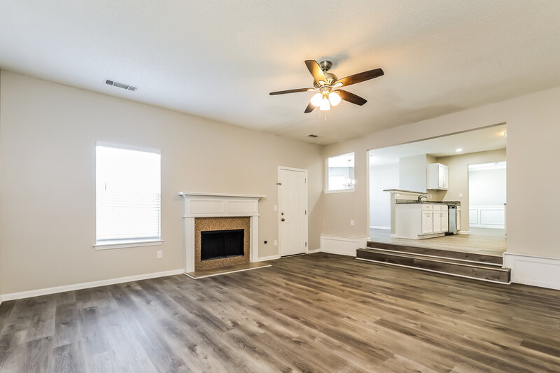 2,350/Mo, 9468 Deer Crossing Trce Jonesboro, GA 30236 Family Room View