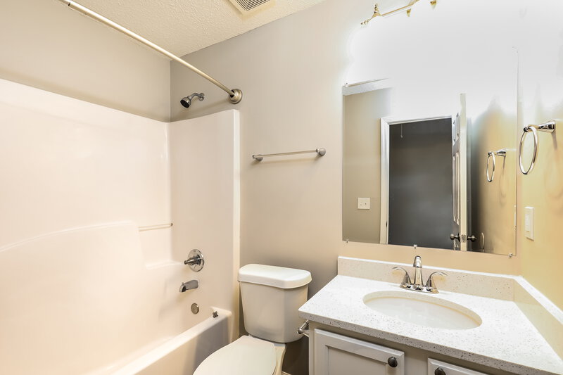 2,350/Mo, 9468 Deer Crossing Trce Jonesboro, GA 30236 Bathroom View