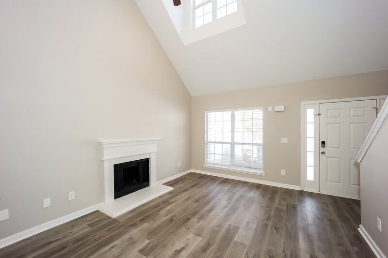 1,955/Mo, 4423 Ravenwood Dr Union City, GA 30291 Living Room View 2