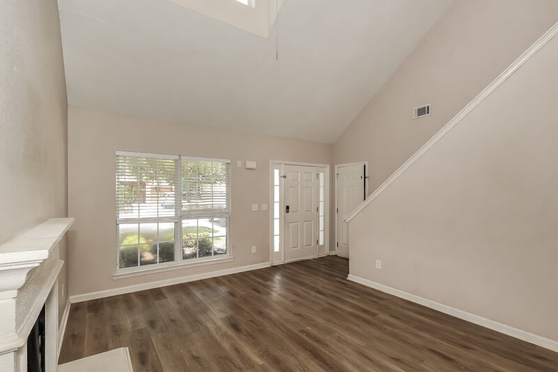 1,915/Mo, 4423 Ravenwood Dr Union City, GA 30291 Living Room View 3