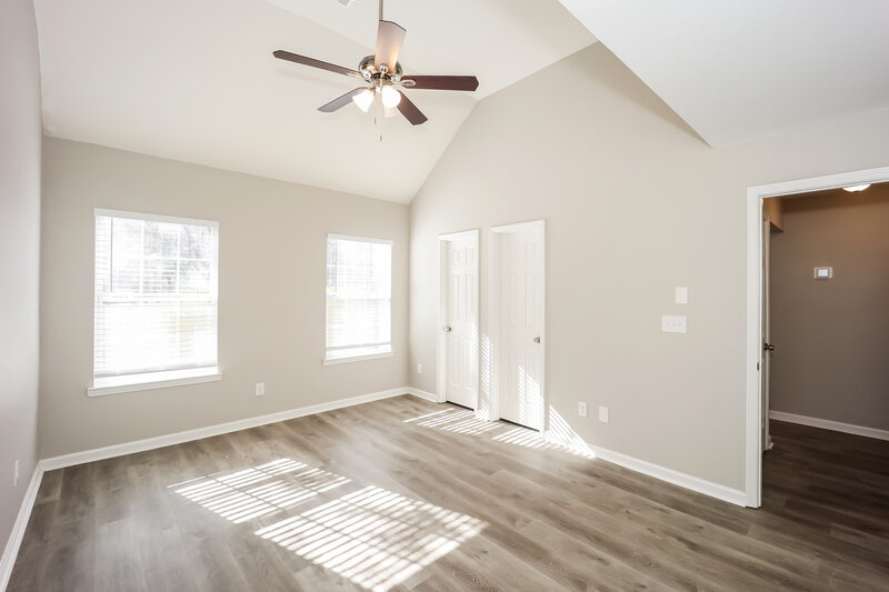 1,955/Mo, 4423 Ravenwood Dr Union City, GA 30291 Main Bedroom View