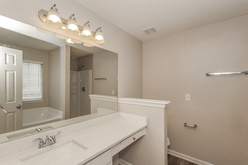 1,915/Mo, 4423 Ravenwood Dr Union City, GA 30291 Main Bathroom View