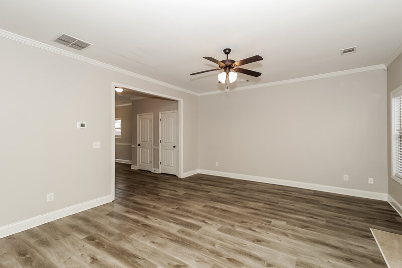 2,110/Mo, 517 Broughton Dr Canton, GA 30114 Living Room View 2