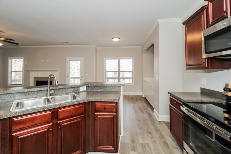 2,110/Mo, 517 Broughton Dr Canton, GA 30114 Kitchen View 2