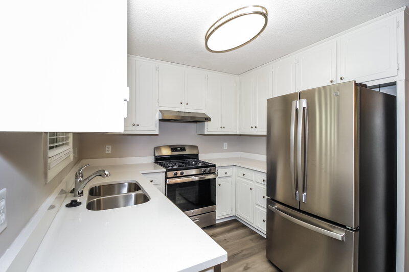 3,210/Mo, 1053 Coker Circle NW Kennesaw, GA 30144 Kitchen View