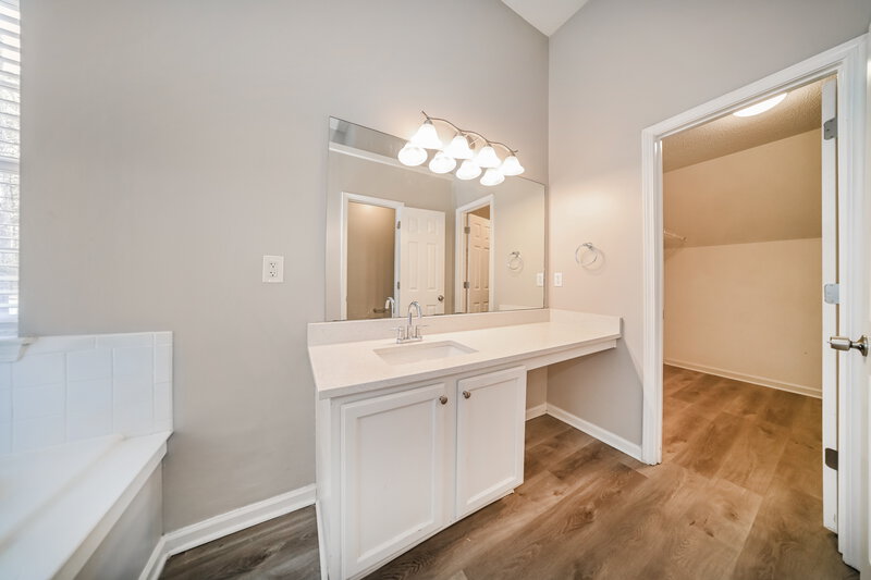 2,440/Mo, 9307 Deer Crossing Dr Jonesboro, GA 30236 Main Bathroom View