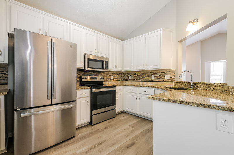 2,040/Mo, 1030 Sycamore Smt Sugar Hill, GA 30518 Kitchen View